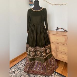 Luxurious Velvet Long Sleeve Dress with Embroidery